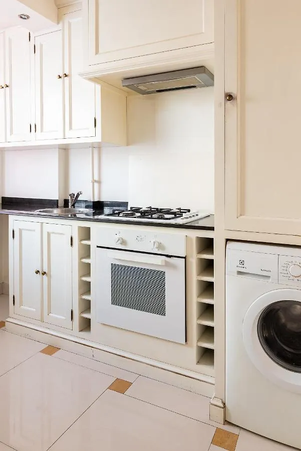 Central 2Br Apartment With Balcony - Italian Church & City View 布加勒斯特 罗马尼亚