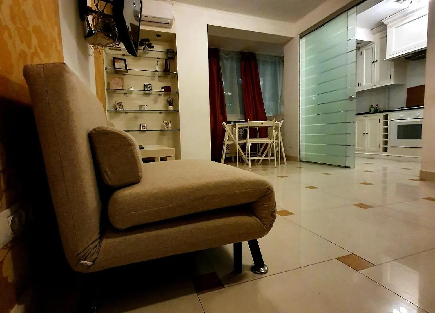 Central 2Br Apartment With Balcony - Italian Church & City View 布加勒斯特 罗马尼亚